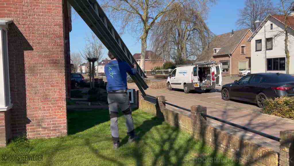 Schoorsteen onderhoud Harderwijk ladder bus